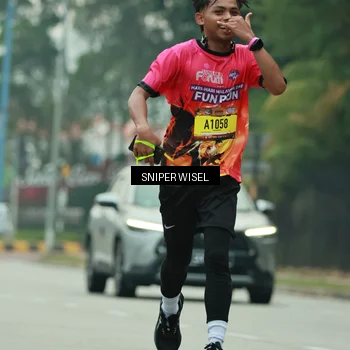 Runner Photo 7046340