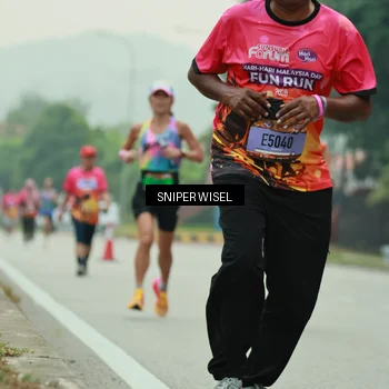 Runner Photo 7046341
