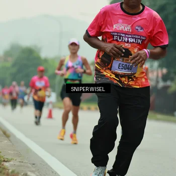 Runner Photo 7046342