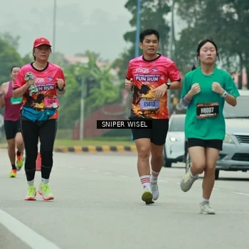 Runner Photo 7046472