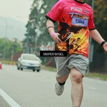 Runner Photo 7046505