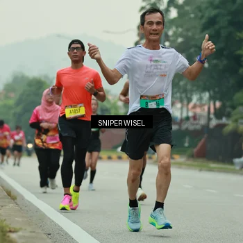 Runner Photo 7046575