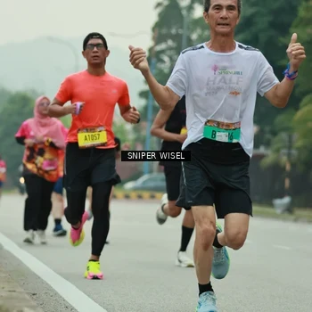 Runner Photo 7046590