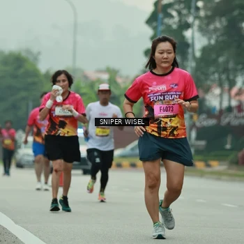 Runner Photo 7046655