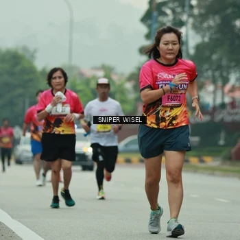 Runner Photo 7046658