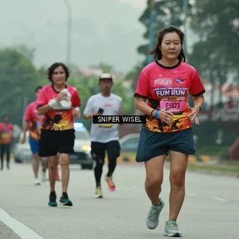 Runner Photo 7046663