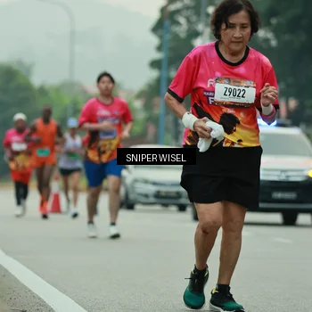 Runner Photo 7046688