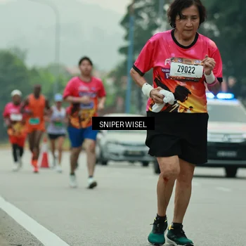 Runner Photo 7046689