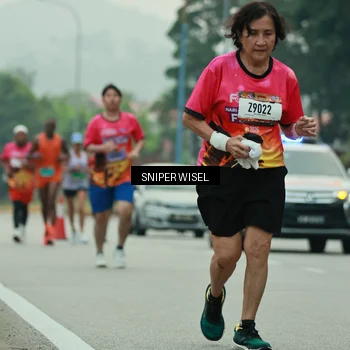 Runner Photo 7046690