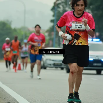Runner Photo 7046697