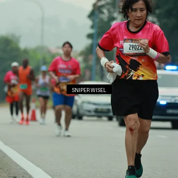 Runner Photo 7046698