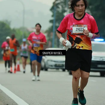 Runner Photo 7046701