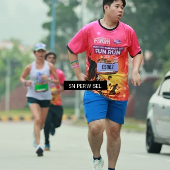 Runner Photo 7046713