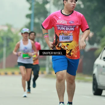Runner Photo 7046714