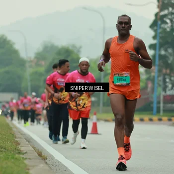 Runner Photo 7046717