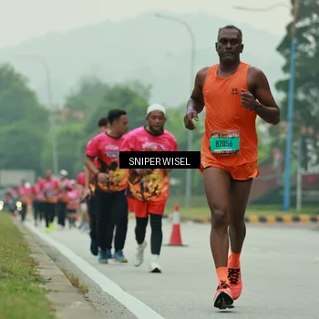 Runner Photo 7046718