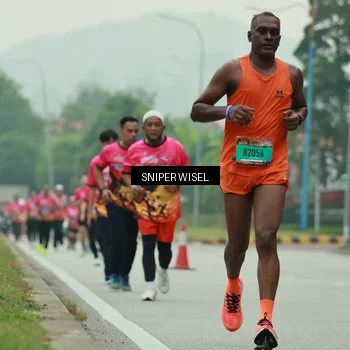 Runner Photo 7046726