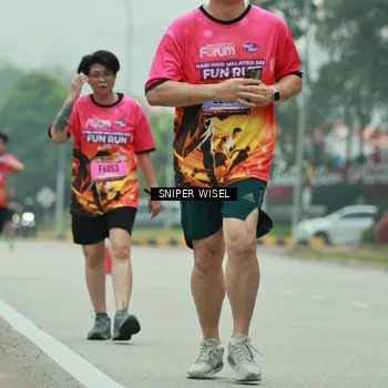 Runner Photo 7046899
