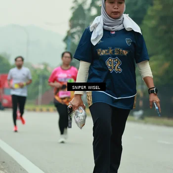 Runner Photo 7047002