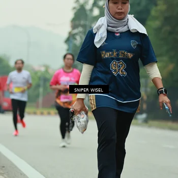 Runner Photo 7047003