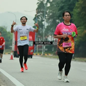 Runner Photo 7047009