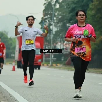 Runner Photo 7047013