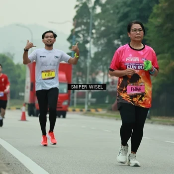 Runner Photo 7047014