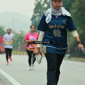 Runner Photo 7047017