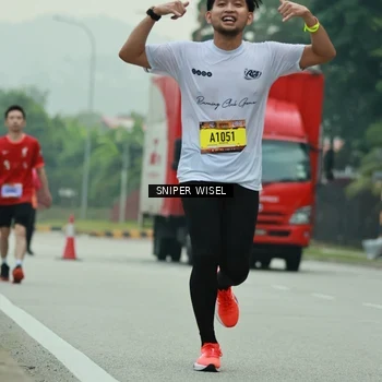 Runner Photo 7047020