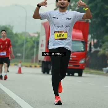Runner Photo 7047021
