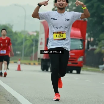 Runner Photo 7047027