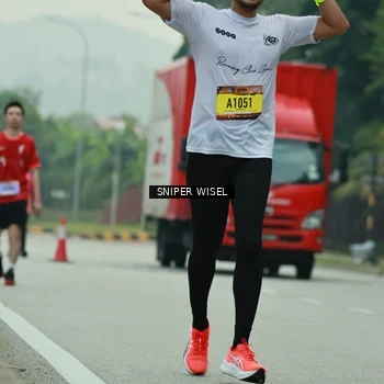 Runner Photo 7047029