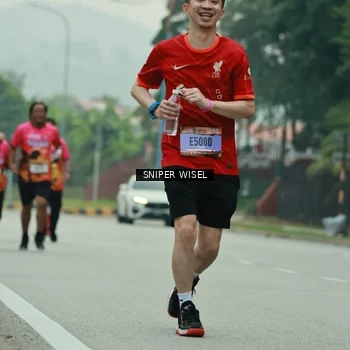 Runner Photo 7047030