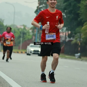 Runner Photo 7047037