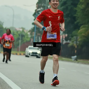 Runner Photo 7047039
