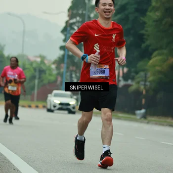 Runner Photo 7047044