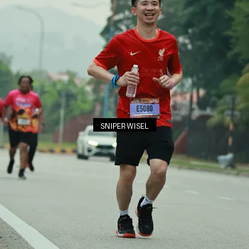 Runner Photo 7047047