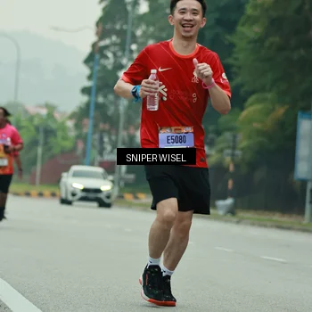Runner Photo 7047050
