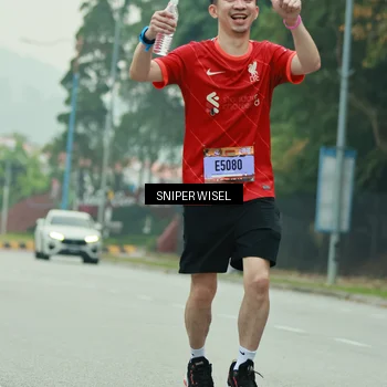 Runner Photo 7047072