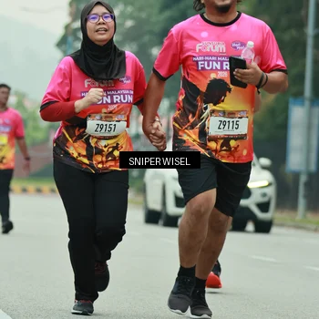 Runner Photo 7047094