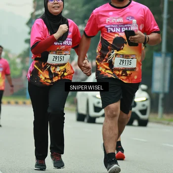 Runner Photo 7047100