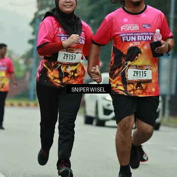 Runner Photo 7047103
