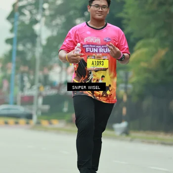 Runner Photo 7047113