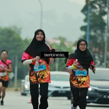 Runner Photo 7047136