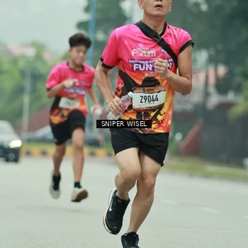 Runner Photo 7047195
