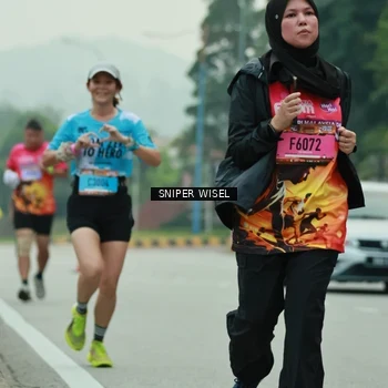 Runner Photo 7047340