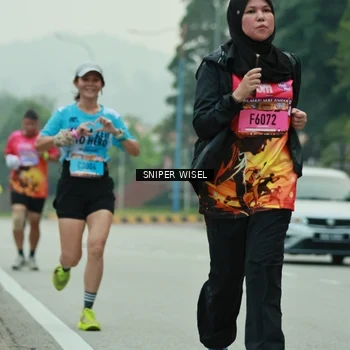 Runner Photo 7047341