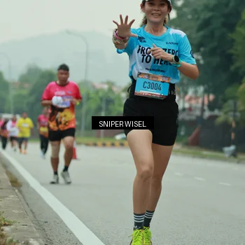 Runner Photo 7047351