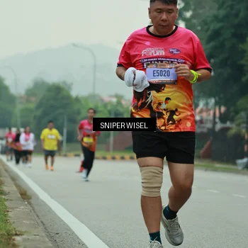 Runner Photo 7047372