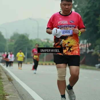 Runner Photo 7047375